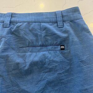 Travis Mathew Mens Shorts Size 38